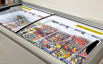 冷凍食品は備え付けの冷凍庫に入っています